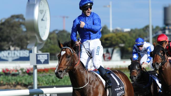 Astern and James McDonald win the 2016 Golden Rose.