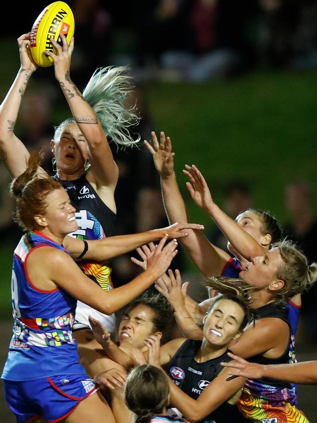 The high marking Tayla Harris and her Carlton teammates are still searching for their first AFLW win of the 2021 season.