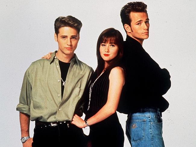 Jason Priestley poses with diva Shannon Doherty and Luke Perry. 