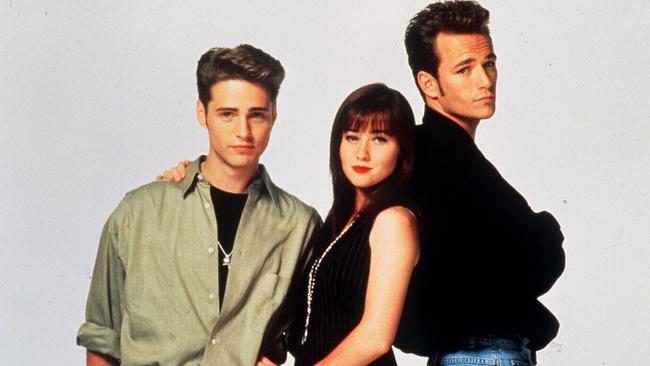 L-R: Priestly, Doherty and late actor Luke Perry in their 90210 days.