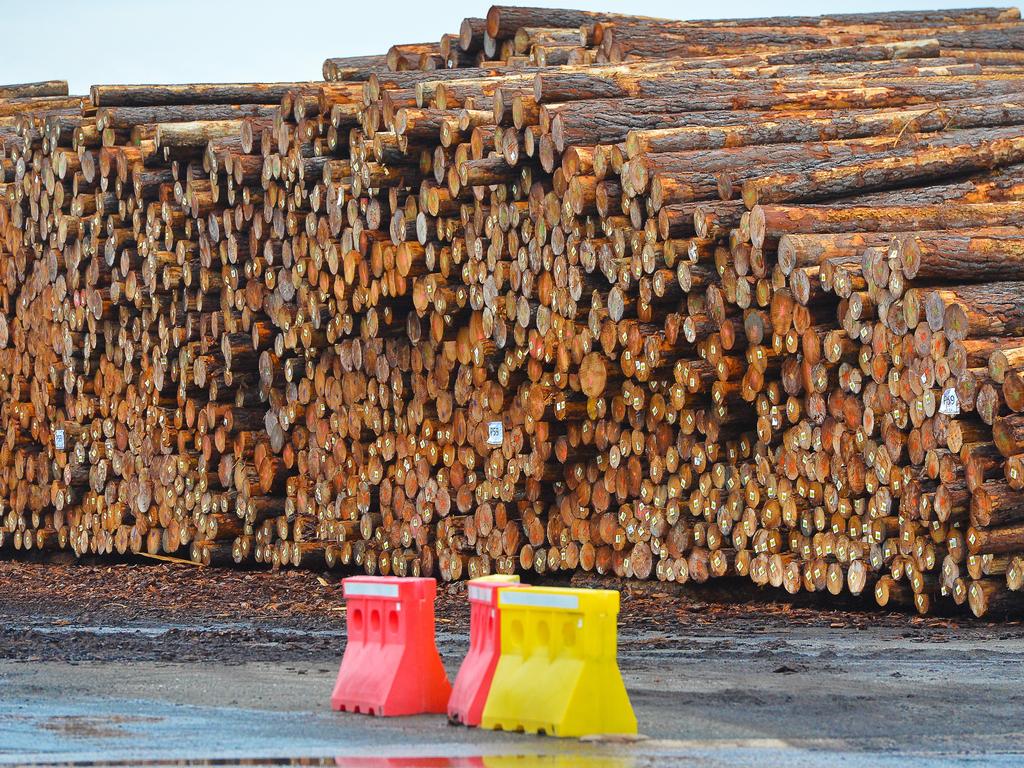 China has placed a ban on log exports from South Australia and Tasmania.