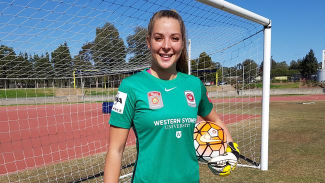 Casey Dumont has signed with the Western Sydney Wanderers.