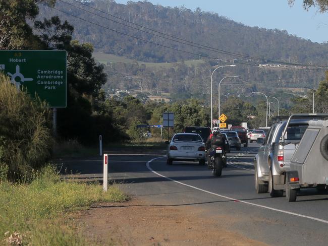 Traffic shake-up for airport roundabout