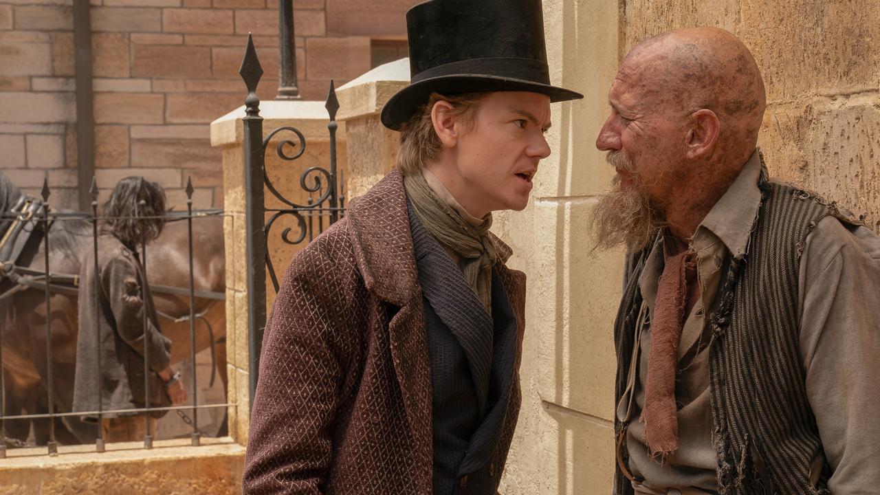 Thomas Brodie-Sangster and David Thewlis in The Artful Dodger.