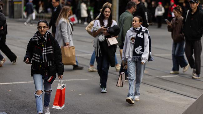 New cost of living relief measures could see Aussies spending further impacting inflation. Picture: NewsWire / Diego Fedele