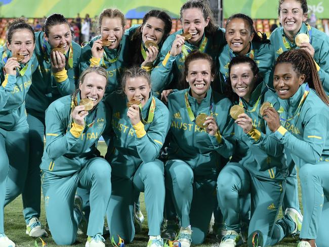 Winners are grinners. Our rugby sevens stars after they got the job done in Rio.