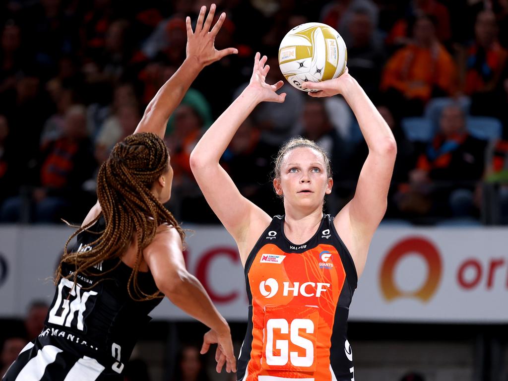 Giants goal shooter Jo Harten was the queen of Super Shots in 2022, making 64 to rank No.1 in Super Netball. Picture: Brendon Thorne/Getty Images