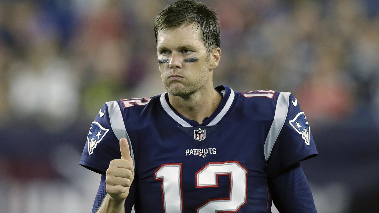 Tom Brady makes Tampa Bay Buccaneers signing official on Instagram