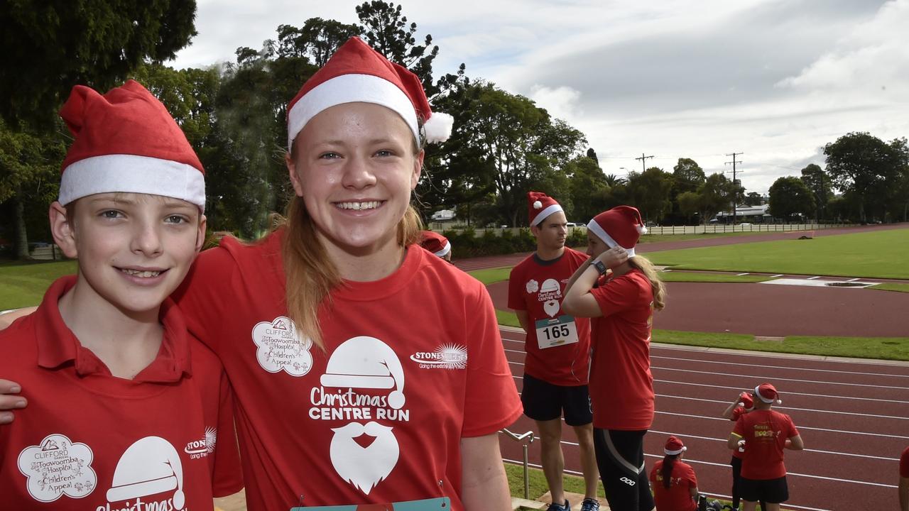 James and Kate McLennan ready for the run. Kate was the first woman home. Toowoomba Hospital Foundation, Christmas centre run. December 2017