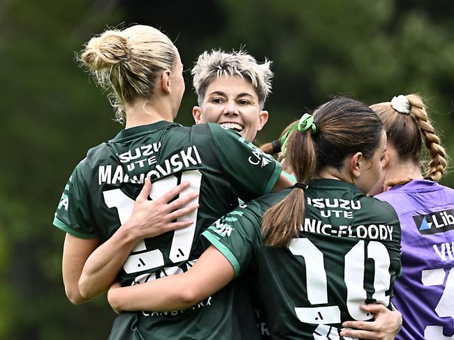 Michelle Heyman celebrates with teammates. Picture: Masanori Udagawa/Getty Images