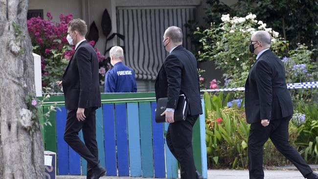 Police on the scene of a double murder at a property in Mordialloc. Picture: Andrew Henshaw