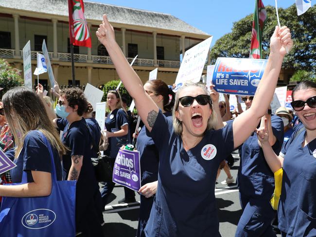 SYDNEY, AUSTRALIA - NewsWire Photos NOVEMBER 23, 2022: Nurses and Midwives, held their fourth strike today and marched from Hyde Park and along Macquarie Street. Picture: NCA NewsWire / David Swift