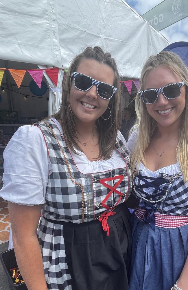 60+ photo gallery of all the wonderful German outfits and smiling ...