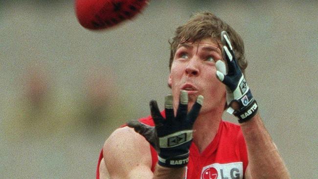 Question 9: Which ruckmen won consecutive Brownlows in 1991 and 1992?