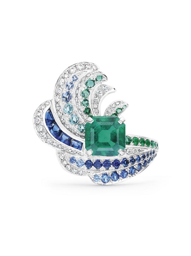 A piece from Chaumet’s Ondes et Merveilles de Chaumet collection.