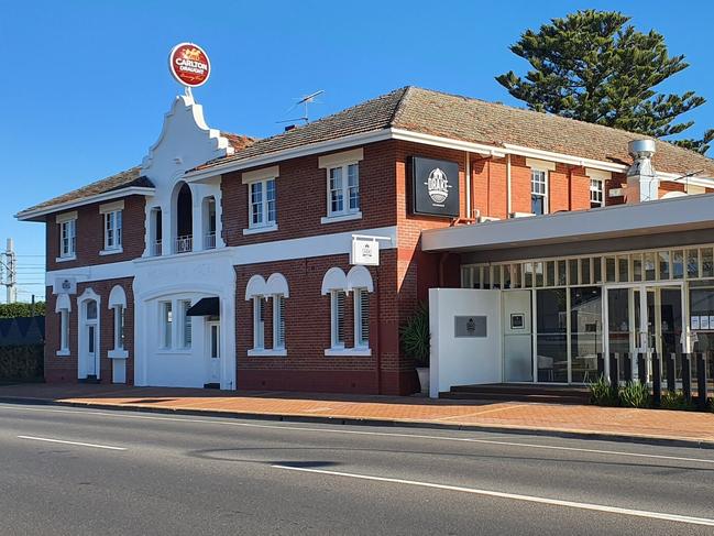 pakenham hotel - for herald sun realestate