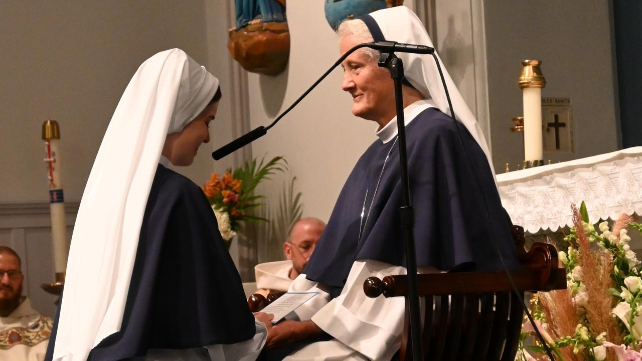 Sr Rose Patrick O’Connor professing first vows to Mother Agnes Mary at Sacred Heart Church in Suffern, New York.