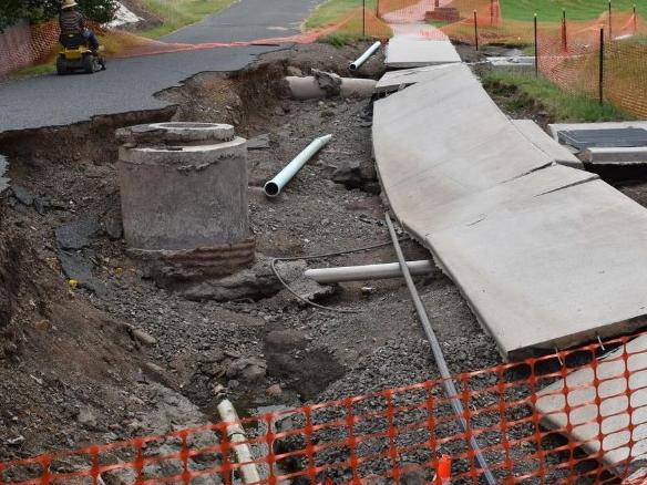 Mega pothole derails multi-million dollar pumpkin festival