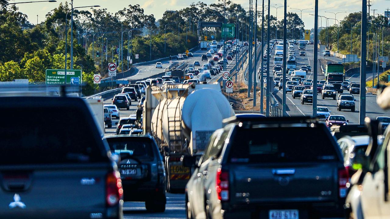 Crash and traffic delays on Gateway Motorway, Compton Road | The ...