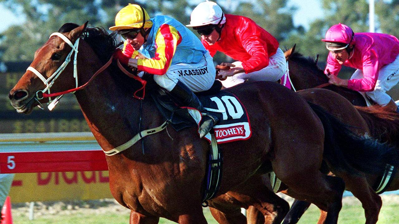 AUGUST 21, 1999 : Racehorse Sunline winning Race 6, Warwick Stakes at Warwick Farm, jockey Larry Cassidy, 21/08/99. Pic Brett Costello.
  Turf A/CT