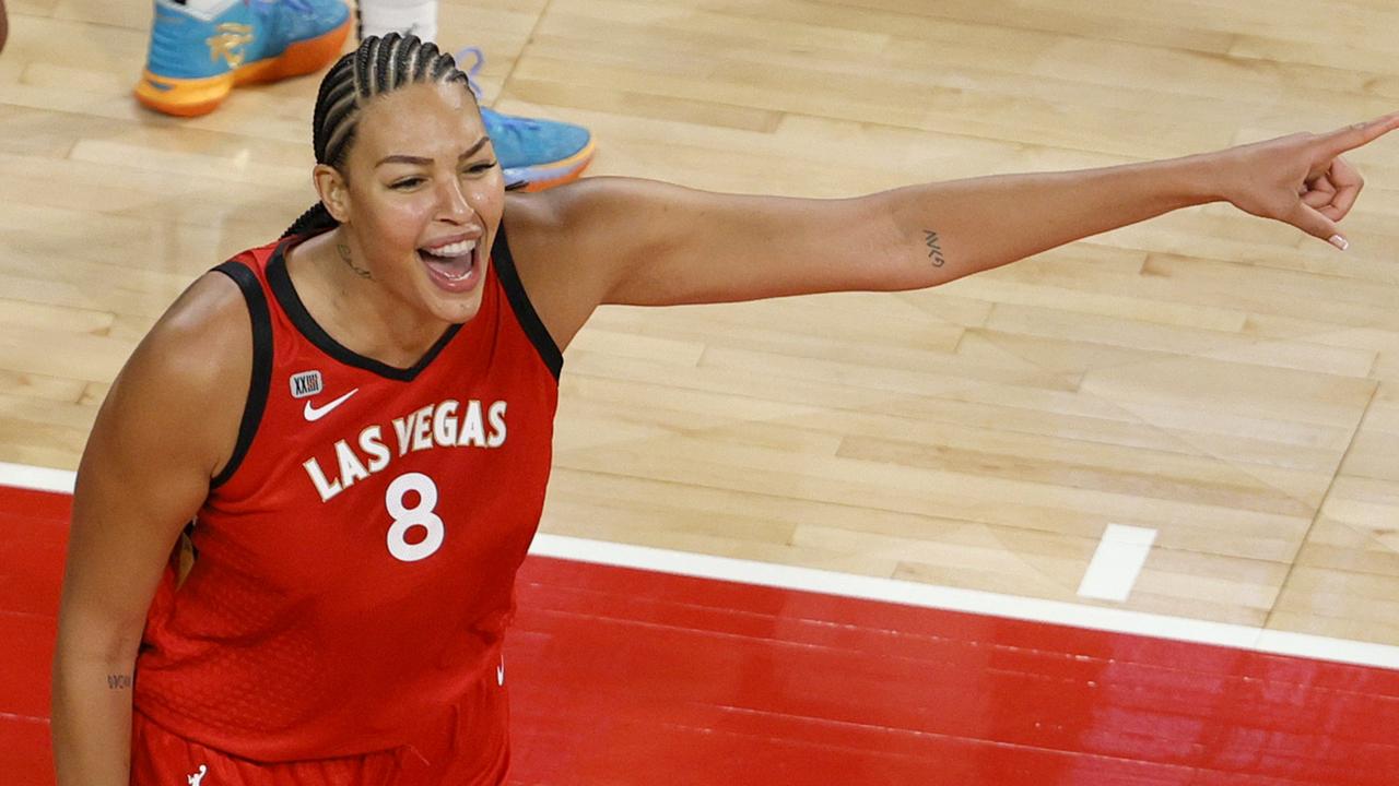 Liz Cambage.