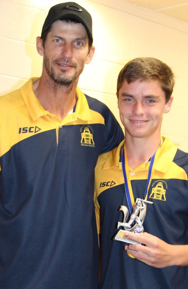 Troy Ashton congratulates Under 15 batting Aggregate winner Cooper Keogh. Picture: Supplied