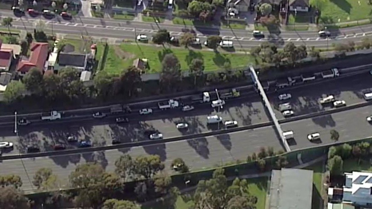 Trucks are intentionally trying to slow traffic on the Tullamarine Freeway. Picture: Twitter/@LanaMurphy