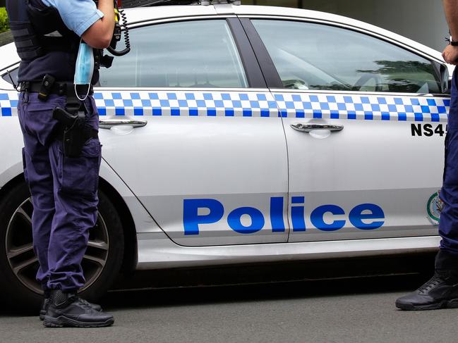 SYDNEY, AUSTRALIA - NewsWire Photos JANUARY, 19, 2021: Police officers seen on Sydney's North Shore on duty, in Sydney, Australia. Picture: NCA NewsWire / Gaye Gerard