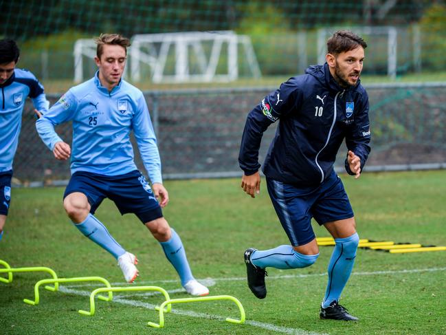 Milos Ninkovic (right) is seen during a Sydney FC training session in Sydney, Thursday, October 4, 2018. (AAP Image/Brendan Esposito) NO ARCHIVING