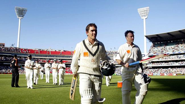 26/12/2002. Justin Langer leads Steve Waugh and the English players of the MCG after his 146 not out. Australia v England. Boxing Day Test. MCG. Ashes. Cricket. Digital image.