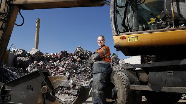 Worker Dion Kennett from Barnsley at Weston Aluminium in Kurri Kurri. Picture: Jonathan Ng.