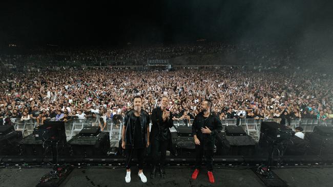 Rufus Du Sol with fans at The Gorge Amphitheatre in Washington, US, October 2022. Picture: Michael Drummond