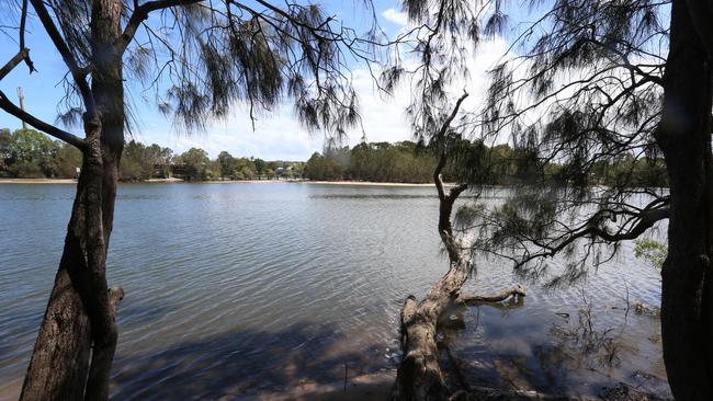 Antwun Crow is the biy that drowned on the Sunnshine Coast at Wurtulla in the Currimundi Lake.  The father Ben Crow would often take the family to this park that backs into the lake for a Sunday BBQ.