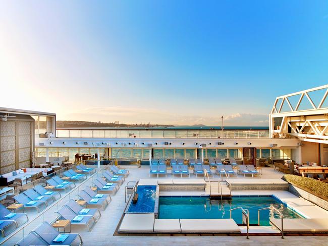 The pool deck of Viking Jupiter.