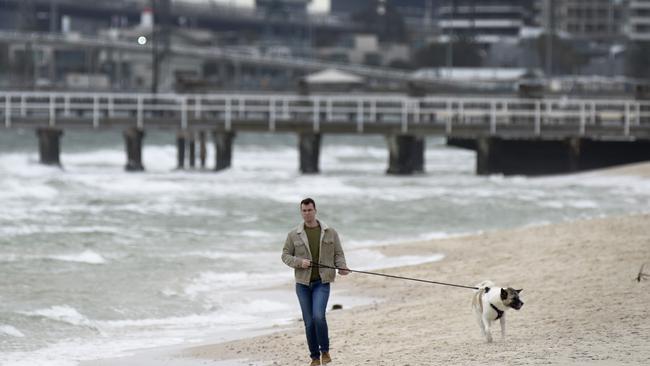 Strong wind warnings have been issued for parts of the country, as temperatures plummet. Picture: NCA NewsWire / Andrew Henshaw
