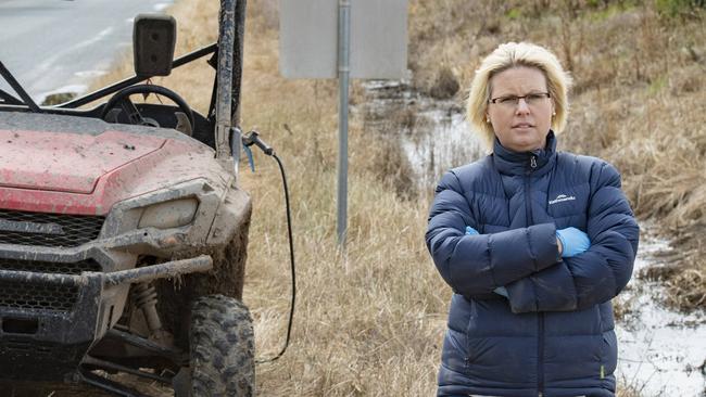 NEWS: Drains, Natalie AkersNatalie Akers on the roadside outside her family's dairy farm spraying weeds.PICTURED: Natalie Akers on the roadside.PICTURE: ZOE PHILLIPS