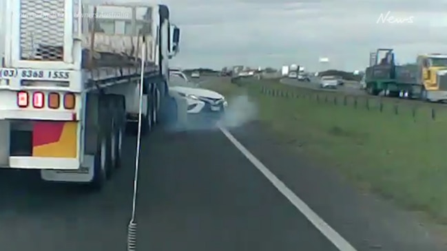 Crash on the Hume Highway caught on dashcam