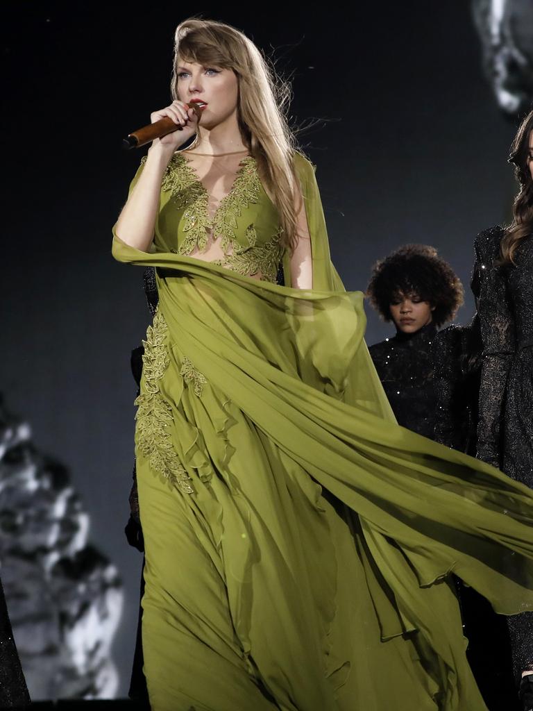 Does anyone here happen to know of any dupes or dresses similar to the  green folklore dress??? : r/erastourtickets