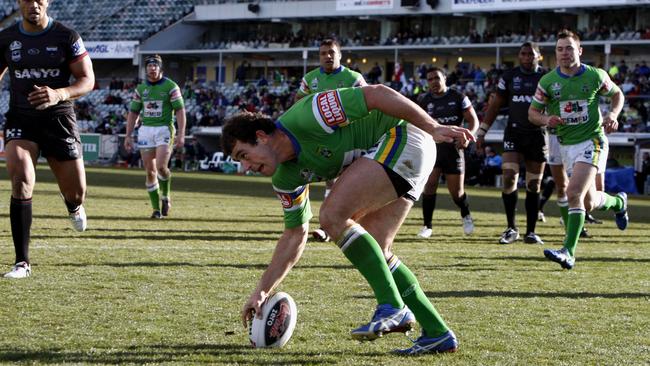 Terry Campese scores another try during the Canberra Raiders v Penrith Panthers NRL match at Canberra Stadium.