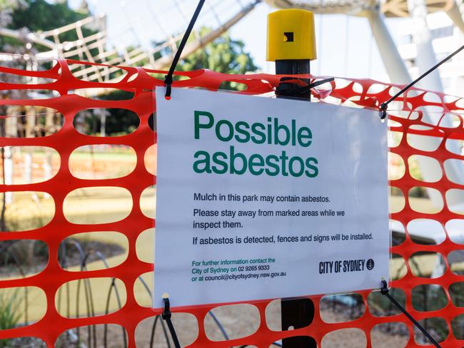 WEEKEND TELEGRAPH, FEBRUARY 17, 2024.North Rosebery Park in Rosebery is being tested for asbestos as part of the ongoing issue with contaminated mulch being used in parks and playgrounds around Sydney. Picture: David Swift