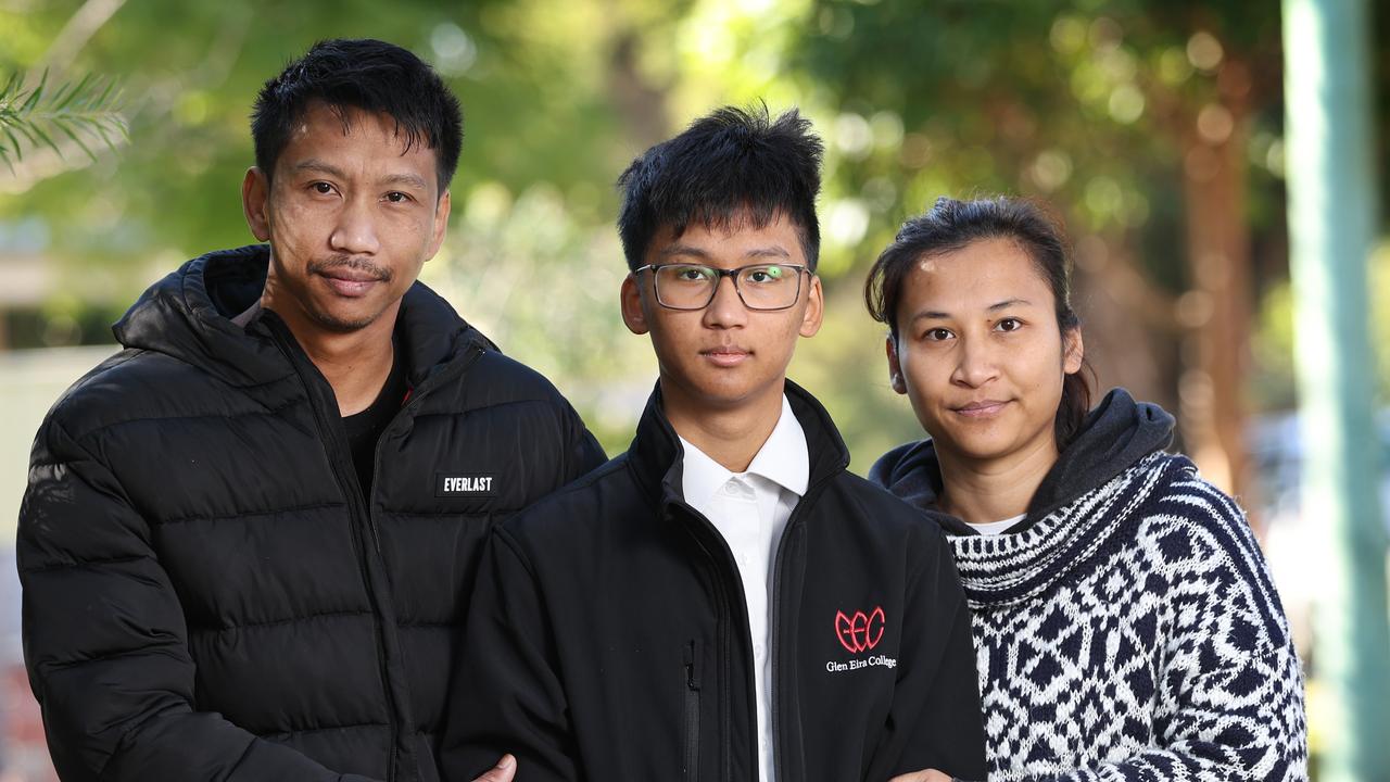 Benjamin Phikhohpoom with his parents, Kirati Phikhohpoom and Wannisa Srichan. Picture: David Caird