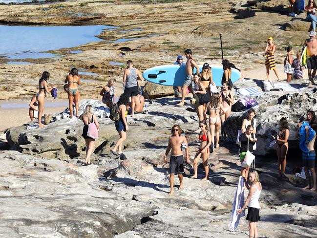 26 APRIL 2020 SYDNEY AUSTRALIAWWW.MATRIXNEWS.COM.AUEXCLUSIVE PICTURESIn what can only be described as ÔselfishÕ and shamelessly irresponsible, a mass of self entitled defiant arseholes took to McKenzies Beach for a swim and a sun bake on Anzac Day. The beach remains fenced off and closed by Waverley Council.   Note: All editorial images subject to the following: For editorial use only. Additional clearance required for commercial, wireless, internet or promotional use.Images may not be altered or modified. Matrix makes no representations or warranties regarding names, trademarks or logos appearing in the images.