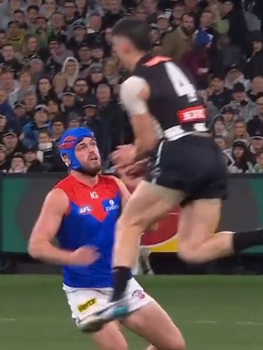 The collision between Brayshaw and Collingwood player Brayden Maynard. Picture: Fox Sports