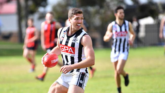 Liam Davis in action for PNU. Picture: AAP/ Keryn Stevens)