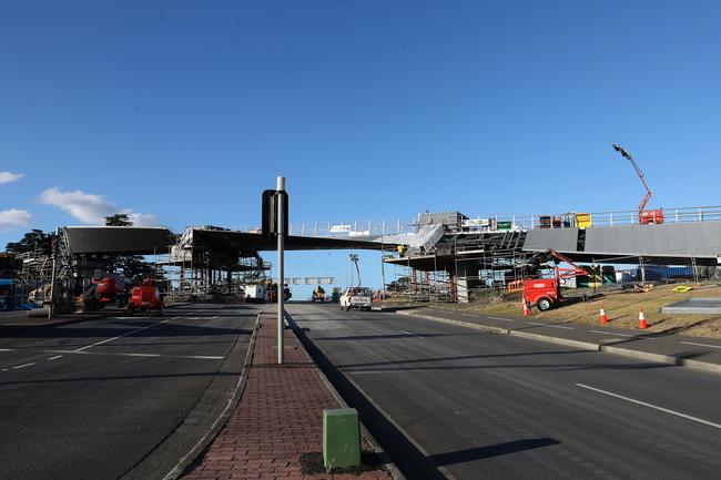 Construction of the Bridge of Remembrance across the Tasman Highway in Hobart. Picture: NIKKI DAVIS-JONES