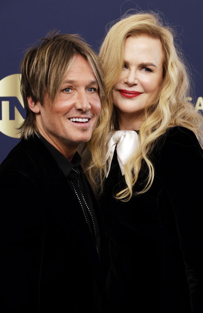 Keith Urban and Nicole Kidman were cosy on the silver carpet at the SAGs in Los Angeles. Picture: Getty Images