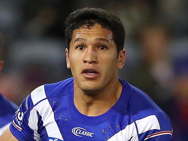 NEWCASTLE, AUSTRALIA - JULY 12: Dallin Watene-Zelezniak of the Canterbury Bulldogs passes the ball during the round 17 NRL match between the Newcastle Knights and the Canterbury Bulldogs at McDonald Jones Stadium on July 12, 2019 in Newcastle, Australia. (Photo by Tony Feder/Getty Images)