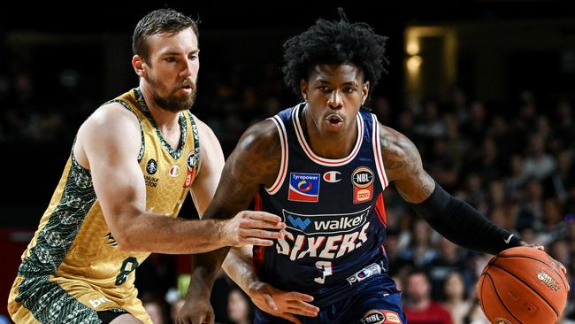 ADELAIDE, AUSTRALIA - JANUARY 26: Kendric Davis of the 36ers  competes with  Mitch McCarron of the Breakers during the round 18 NBL match between Adelaide 36ers and New Zealand Breakers at Adelaide Entertainment Centre, on January 26, 2025, in Adelaide, Australia. (Photo by Mark Brake/Getty Images)