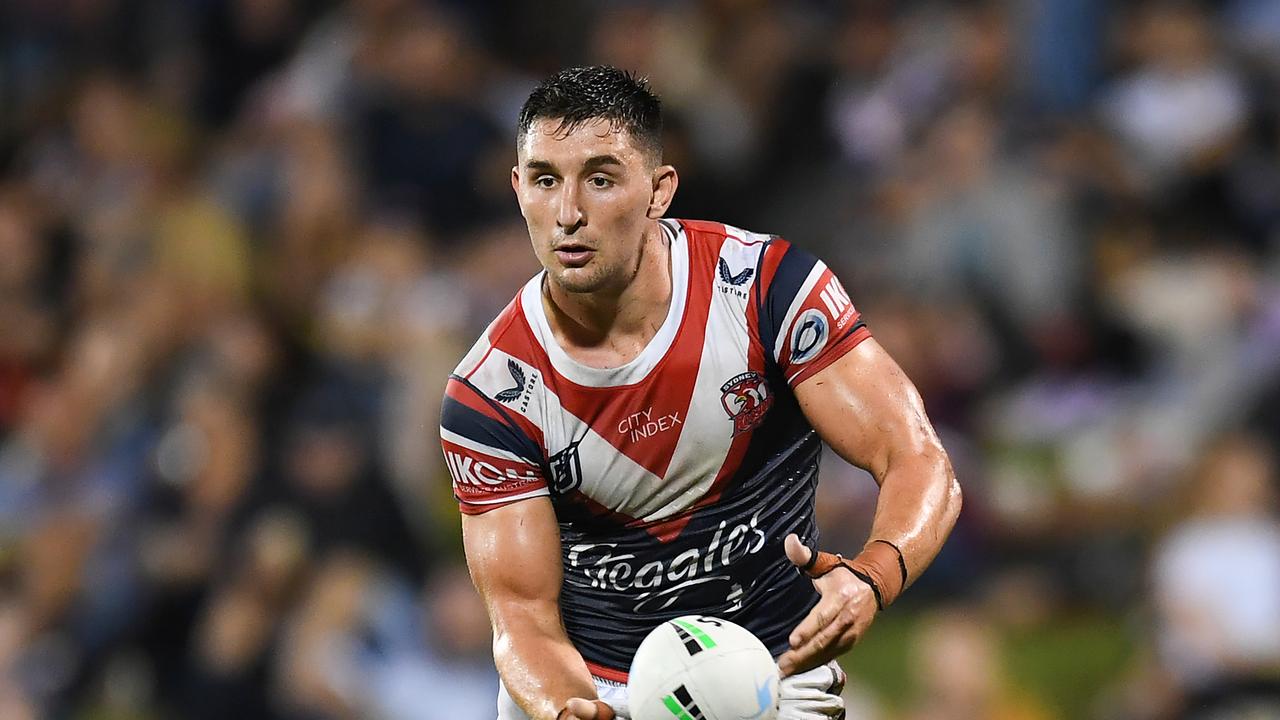 MACKAY, AUSTRALIA - MAY 07: Victor Radley of the Roosters passes the ball during the round nine NRL match between the Sydney Roosters and the Gold Coast Titans at BB Print Stadium, on May 07, 2022, in Mackay, Australia. (Photo by Albert Perez/Getty Images)