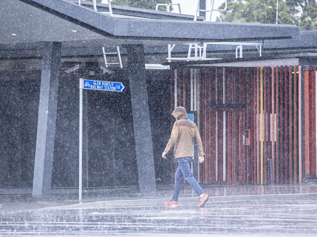 Heavy rain falling in Ormond on Friday. Picture: Wayne Taylor